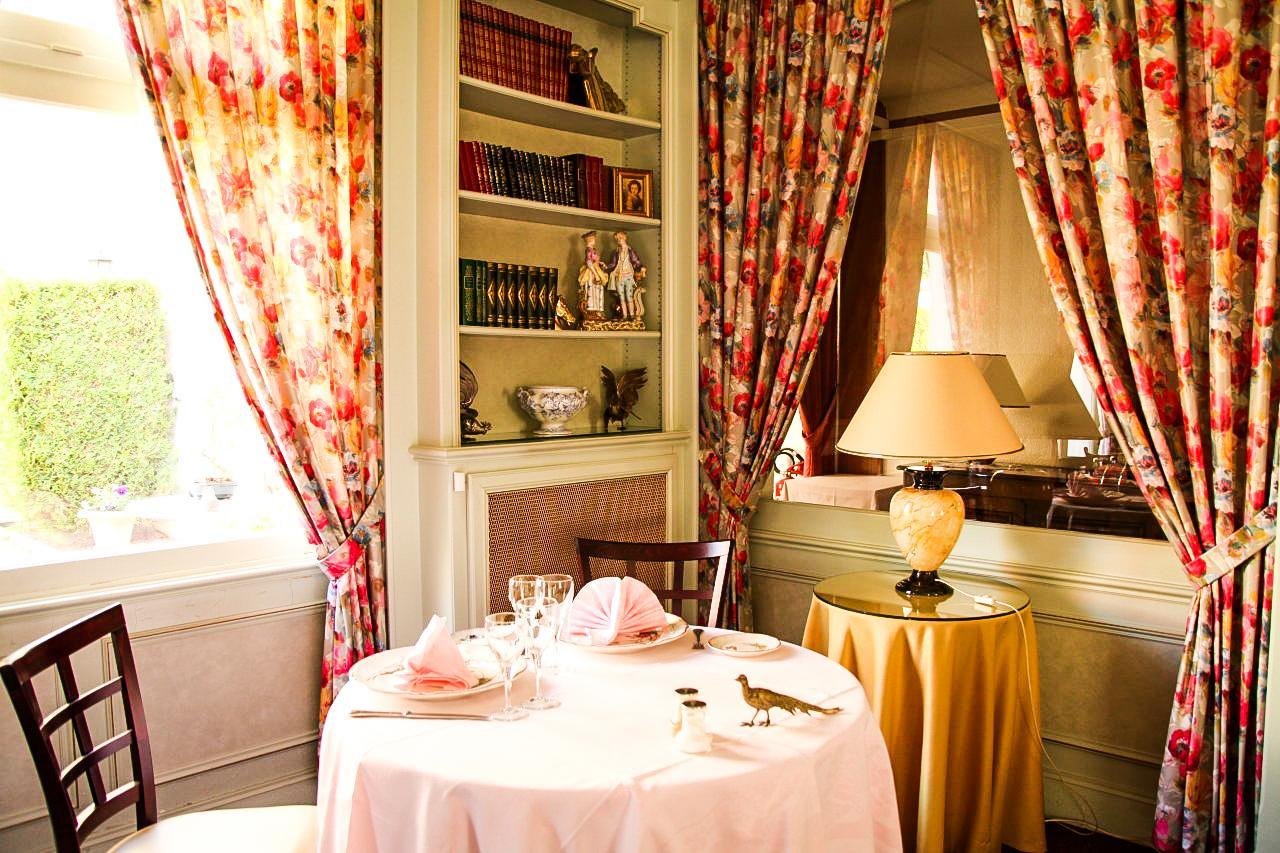 Hotel De La Cloche วิทรี เลอ ฟรองซัวส์ ภายนอก รูปภาพ